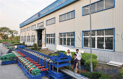Roll forming machine Roll forming machine